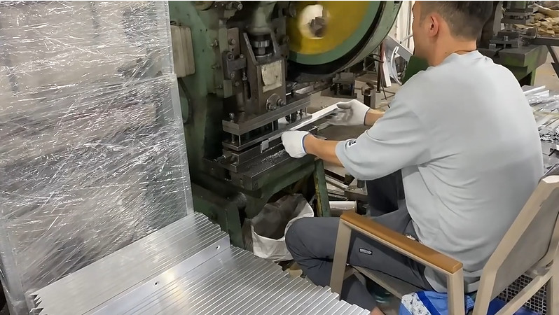 Foshan Woderful furniture Co., Ltd. 製造者の生産ライン